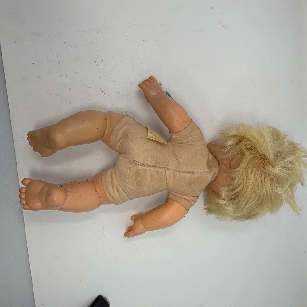 Vintage 1984 Kenner American Greetings Baby‎ Doll Blonde Blue Eyes 26010